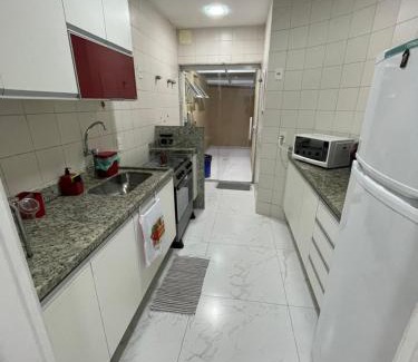Braga Wohnung | Apt 5 Minutos Praia do Forte - Sinai Prime - Ar Condicionado