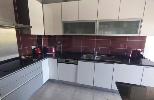 Vale de Parra Wohnung | Luxuriöses Apartment mit 2 Schlafzimmern, Terrasse und Grill sowie Pool- und Meerblick