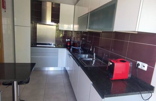 Vale de Parra Wohnung | Luxuriöses Apartment mit 2 Schlafzimmern, Terrasse und Grill sowie Pool- und Meerblick
