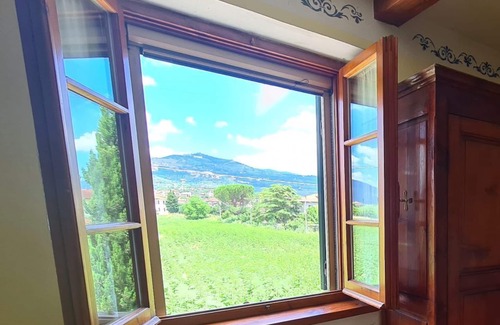 Camucia Wohnung | FeWo im typischen Bauernhaus nahe an Cortona, Pool, Garten und schöne Aussicht