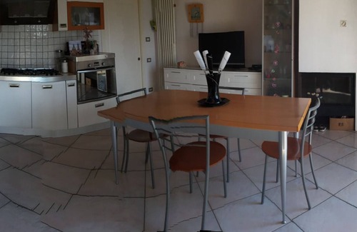 Angri Wohnung | Apt in a Villa with Terrace on stunning Vesuvio View!