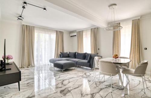 Bijeli do Wohnung | Apt "Royal Oak" 2 Bedroom with Garage Parking