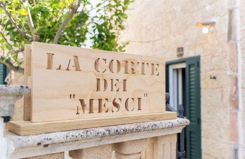 Specchia Haus | Apt Suite - Corte dei Mesci by Just Houses SRL - With Jacuzzi