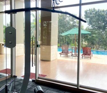 Bekasi Wohnung | Apt Transpark Cibubur 2 BR With Wi-Fi & Pool