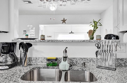 Fort Lauderdale Haus | đAQUA-OASIS(PRIVATEđ) HOT-TUB POOL BBQ 10MIN TO BEACH LAS OLAS DOWNTOWN AIRPORTđ