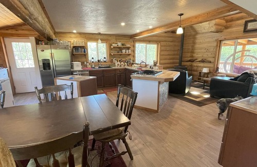 Aragon Haus | Aragon Hunting Lodge