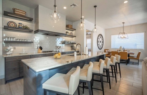 Santa Clara Haus | Schlafmöglichkeiten für 37/10 Schlafzimmer / 10 Badezimmer / Private HOT TUB / viele Extras