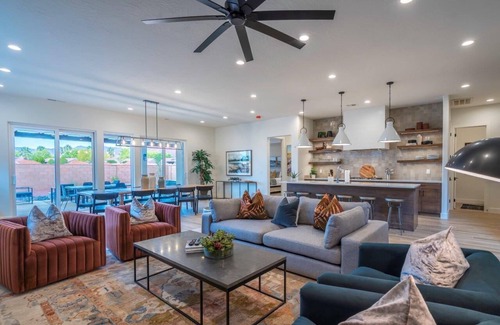 Santa Clara Haus | Arcadia 62/63 | Sleeps 52! Private Hot Tubs * GAMES * Fire Pits * Arcades