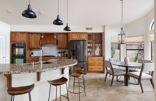 Arabian Views Haus | Arch Views | Beautifully designed home with swimming, pool table and more!