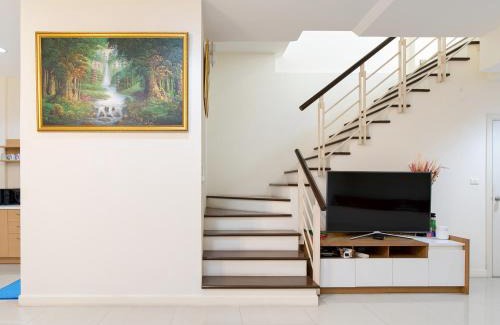 Nuanchan Villa | AreeHouse 曼谷 300平方 獨棟別墅 家庭首選 近7-11 超市 MRT