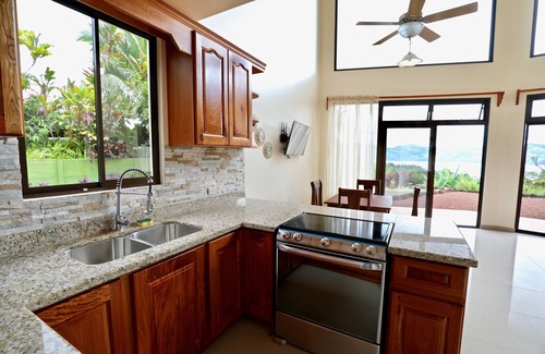 Nuevo Arenal Haus | Arenal Lakeview Villa