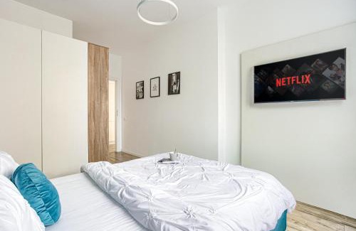 Arad Wohnung | ARI Azure Apartment with Balcony