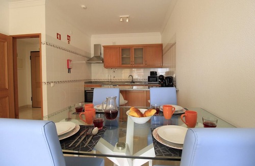 Alporchinhos Wohnung | ARMAÇÃO DE PÊRA BRIGHTNESS 1 WITH POOL by HOMING