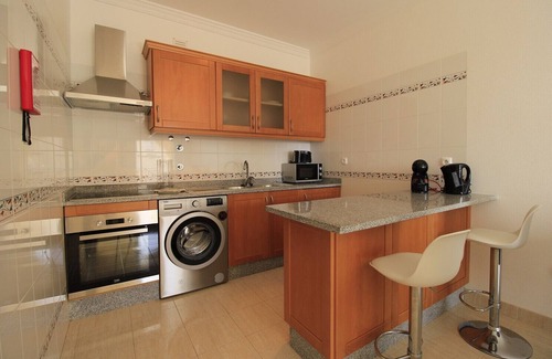 Alporchinhos Wohnung | ARMAÇÃO DE PÊRA BRIGHTNESS 1 WITH POOL by HOMING