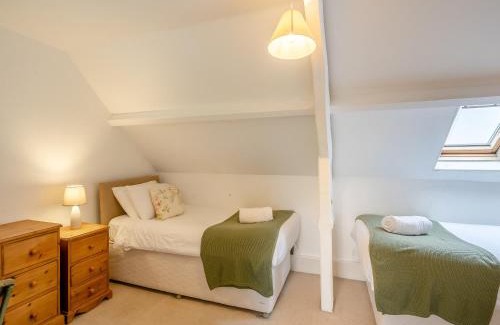 Pulham Haus | Armswell House