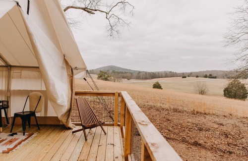 Silver Creek Wohnmobilvermietung | Arrowhead Tent at Kingston Downs