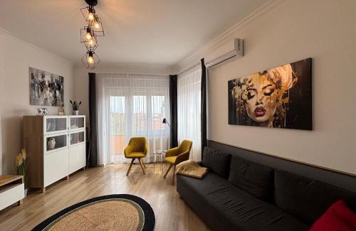 Pecs Wohnung | Art-déco