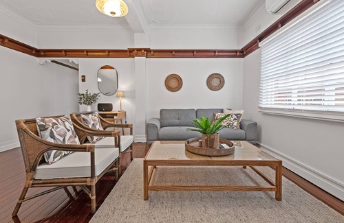 Clayfield Wohnung | Art Deco in Ascot! ~ 2Bed / 1Bath / 1Car