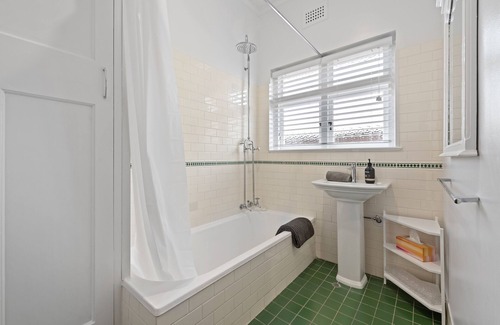 Clayfield Wohnung | Art Deco in Ascot! ~ 2Bed / 1Bath / 1Car