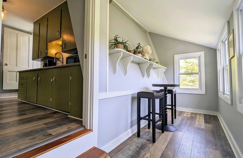 Brooksville Wohnung | Artsy Coastal Apartment