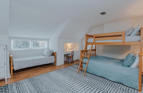 Old Irving Park Wohnung | Artopia Retreat