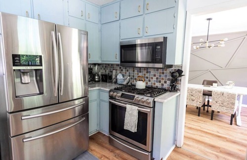 Lithonia Haus | Artsy and eclectic retreat with private pool and hot tub located near Atlanta