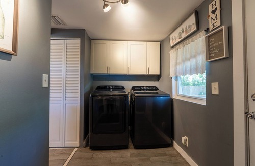 Bay VIew Addition Hotel | Artsy, Pet-Friendly, Relaxing Escape Near St. Andrews Bay in Panama City Florida