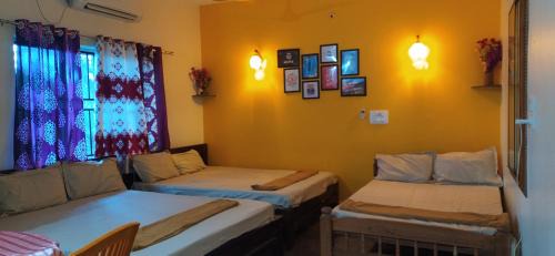 Hireguthi Haus | Arundekar Home Stay In 2 Minutes Walk Beach AC Room