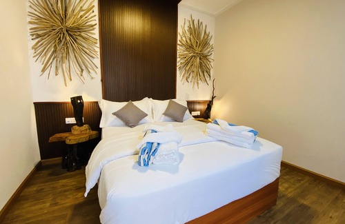 Hanimaadhoo Hotel | Arutha Resort Ocho Homes By 8 Continents