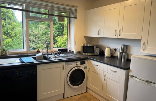 Ascot Wohnung | Geräumige bequeme 2 Bett 1 Badwohnung