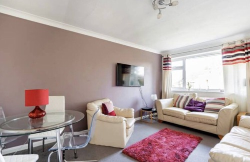 Ascot Wohnung | Geräumige bequeme 2 Bett 1 Badwohnung