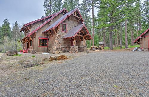 Ashland Haus | Ashland Lodge with Lake Views and Game Room Loft