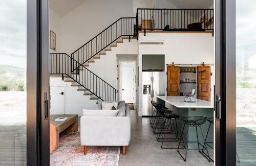 New Harmony Haus | Astoa Etxea - Peaceful Retreat Near Zion