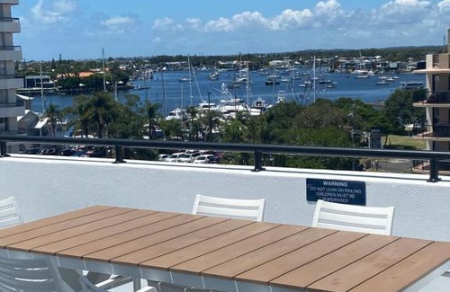 Mooloolaba Wohnung | At The Beach Mooloolaba, Private Rooftop With Spa, 50m to Beach, Surfclub and Esplanade