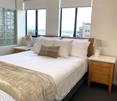 Mooloolaba Wohnung | At The Beach Mooloolaba, Private Rooftop With Spa, 50m to Beach, Surfclub and Esplanade