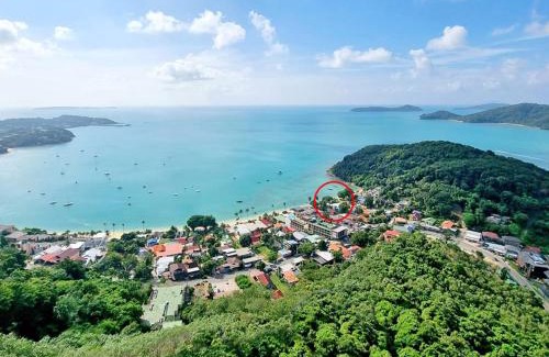 Wichit Wohnung | At the Beach Spacious 2-level Design Home for 2-5 and 1 infant, Ao Yon Beach Phuket
