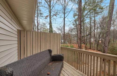 Woodstock Haus | ATH - Downtown Woodstock Luxury - Walk to Cherokee Amphitheater (1/4 mile) 3 Bedroom