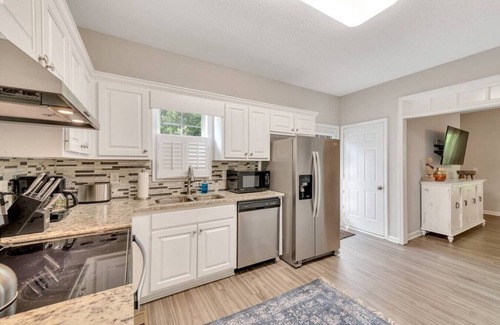 Acworth Haus | 19 Moonlight Drive · Acworth-Komfort! Der Lakepoint Baseball Complex ist 9 Meilen entfernt