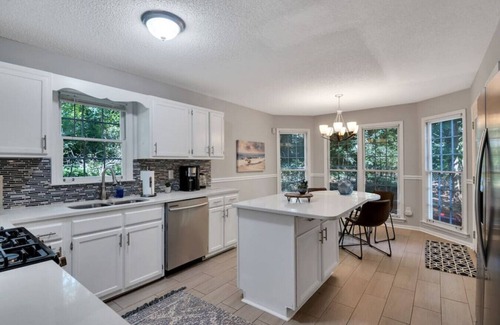 Woodstock Haus | Das große Haus! Schlaf 10. Atemberaubende Renovierung.