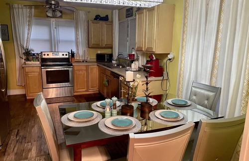 Sandtown Haus | HIDEAWAY RANCH POOL ZUHAUSE IN ATLANTA