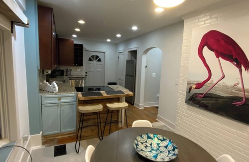 Home Park Haus | ATLANTIC STATION BUNGALOW STEPS AWAY FROM ATLANTIC STATION. GA TECH. OTE WNBA