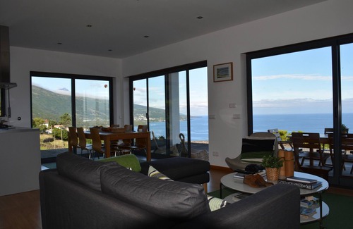Sao Roque do Pico Haus | AtlanticWindow - Modern House, Stunning View