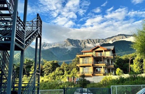 Sidhpur Villa | Attic Breeze 2BR -Mountain Villa By Homeyhuts