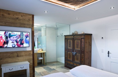 Mariapfarr Haus | Attic suite in Mariapfarr with whirlpool