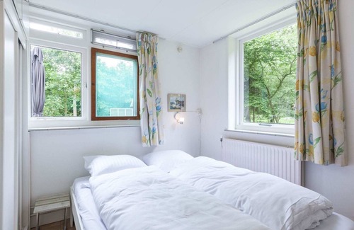 Breezand Haus | Attractive vacation home with spacious garden