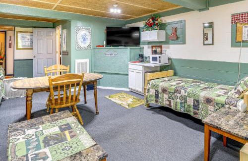 Matewan Wohnung | ATV Escape Near Hatfield-McCoy Trails in Matewan!