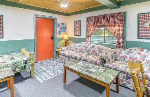 Matewan Wohnung | ATV Escape Near Hatfield-McCoy Trails in Matewan!