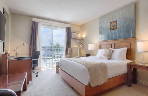 Saint-Marc-sur-Richelieu Hotel | Auberge Handfield