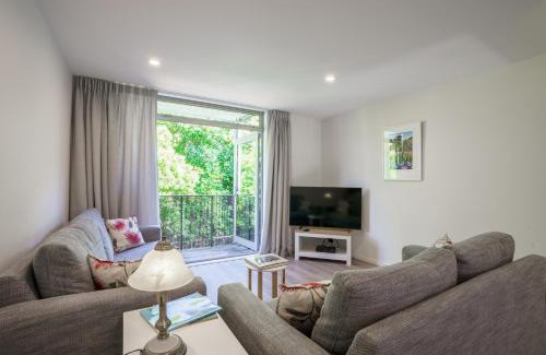 Parnell Wohnung | Auckland City Escape Modern Home with Spa Pool