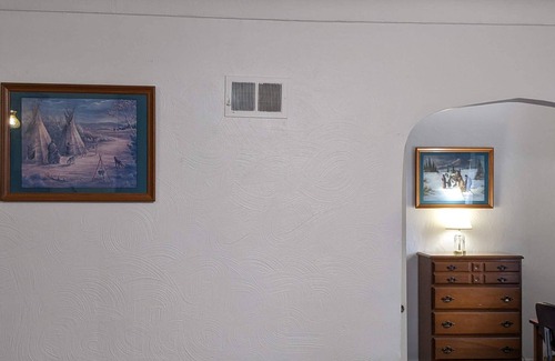 Dundee Haus | Aunt Rose's Place 2 BR on the river